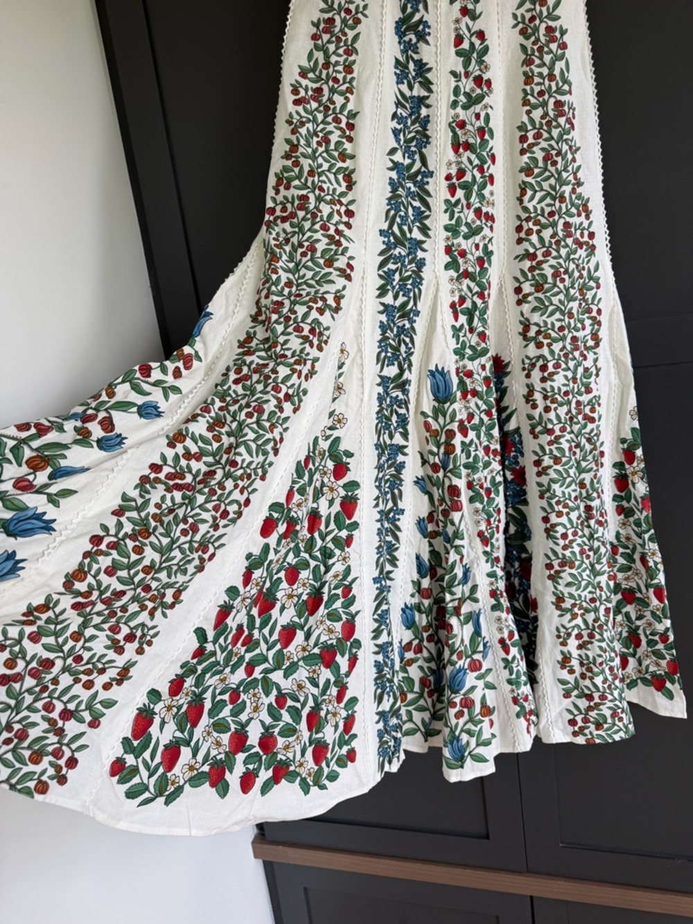 FARM Rio Fruity Beauty Linen Blend Maxi Dress | S - Picture 5 of 15